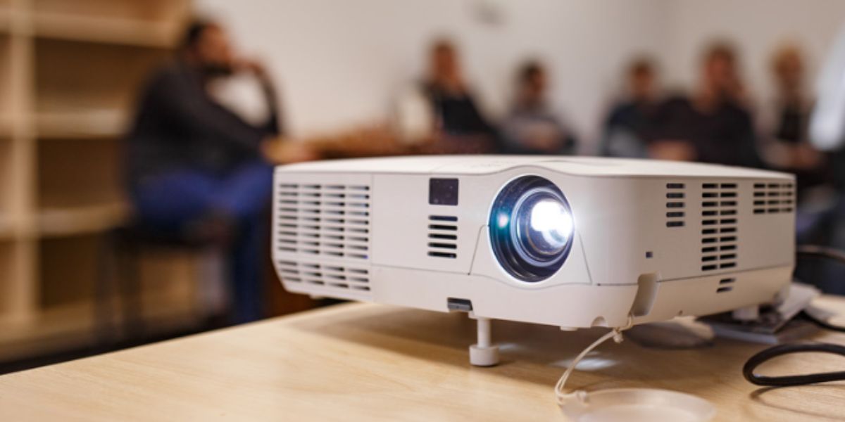 How to Connect Your Projector to a Laptop or Computer – FUDONI